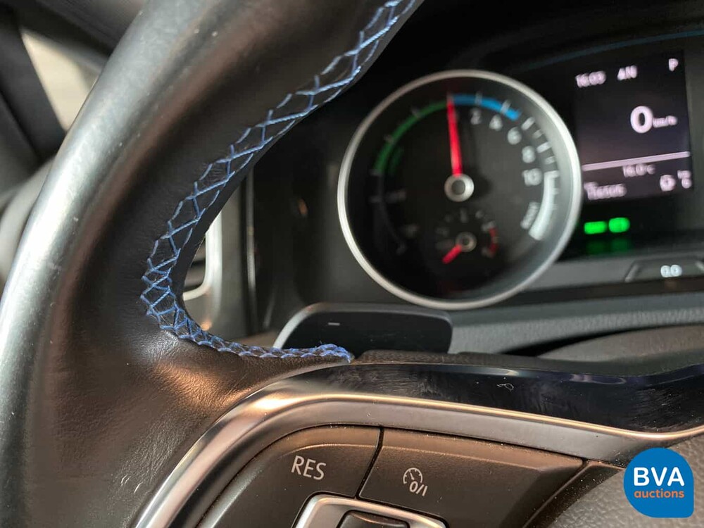 Volkswagen Golf 1.4 TSI GTE 204hp -Original NL- 2015, HH-688-J.