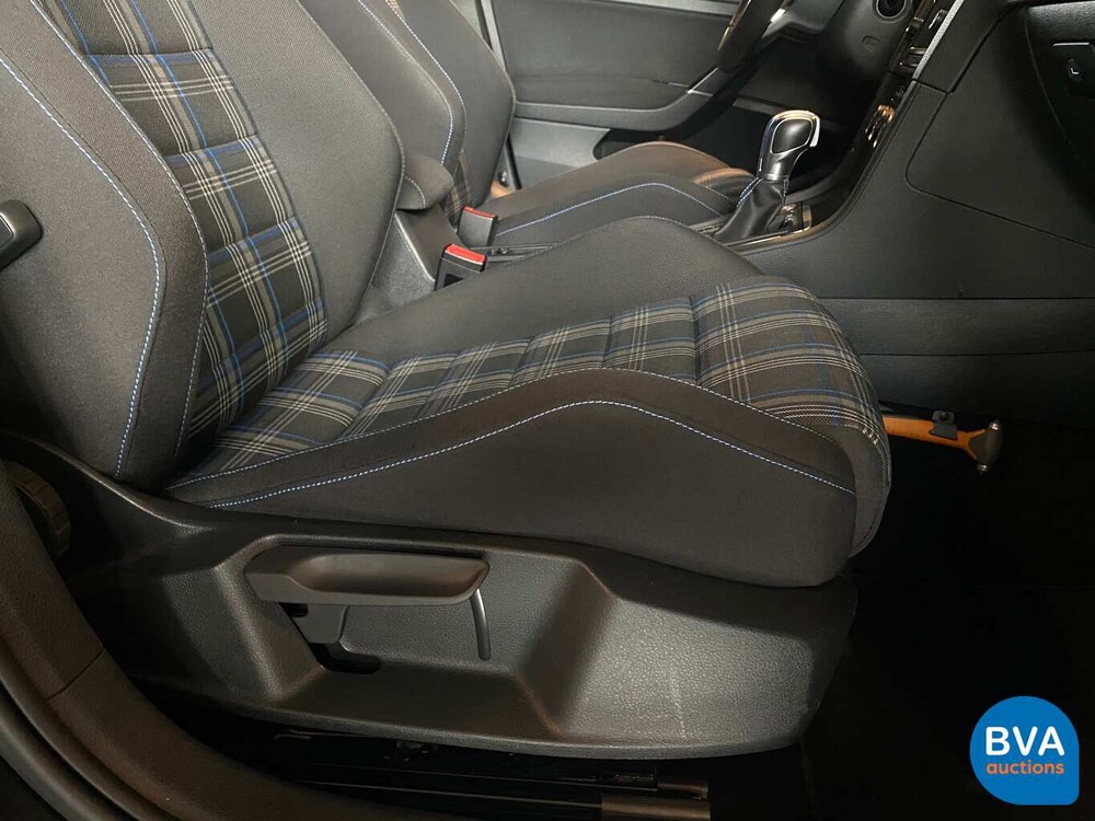 Volkswagen Golf 1.4 TSI GTE 204hp -Original NL- 2015, HH-688-J.