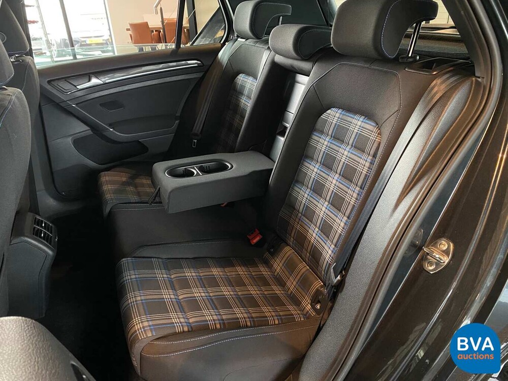 Volkswagen Golf 1.4 TSI GTE 204hp -Original NL- 2015, HH-688-J.