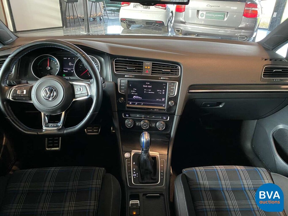 Volkswagen Golf 1.4 TSI GTE 204hp -Original NL- 2015, HH-688-J.