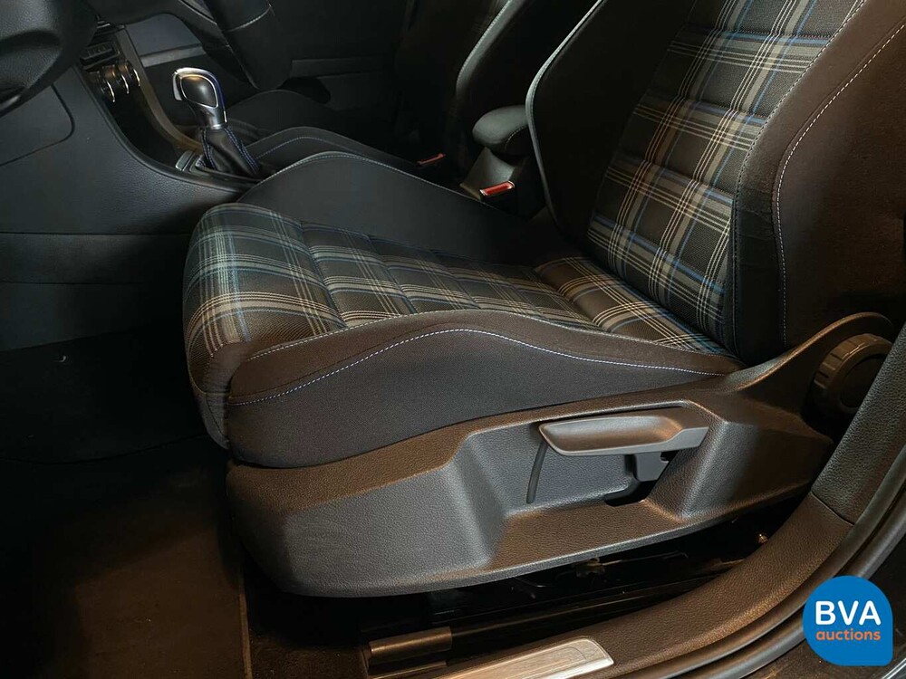 Volkswagen Golf 1.4 TSI GTE 204hp -Original NL- 2015, HH-688-J.