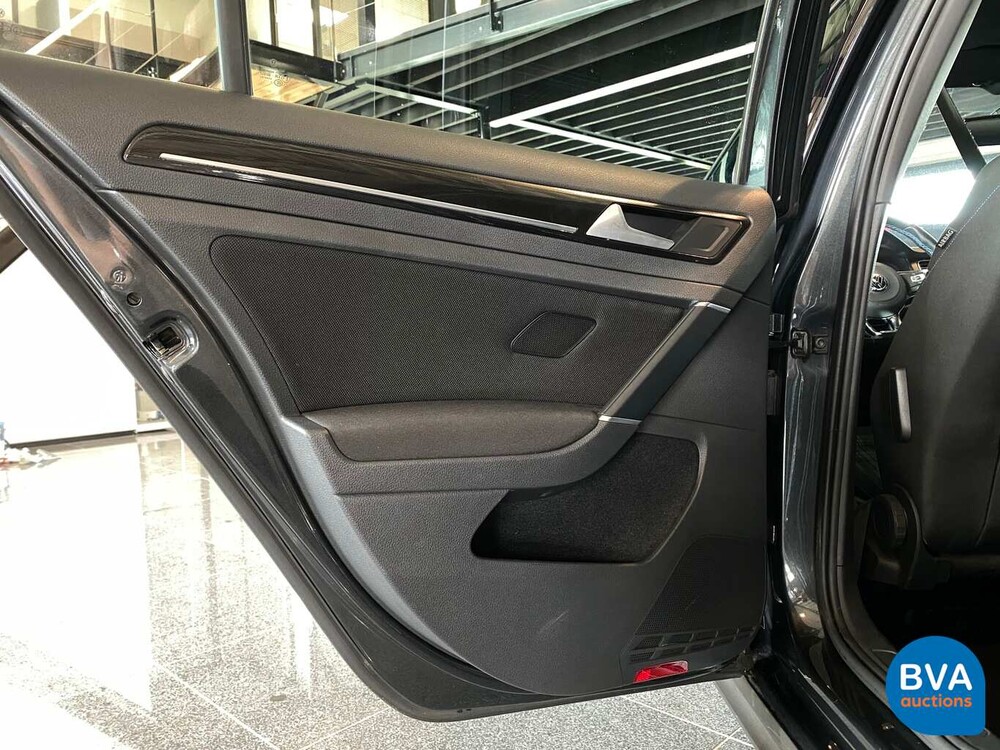 Volkswagen Golf 1.4 TSI GTE 204hp -Original NL- 2015, HH-688-J.