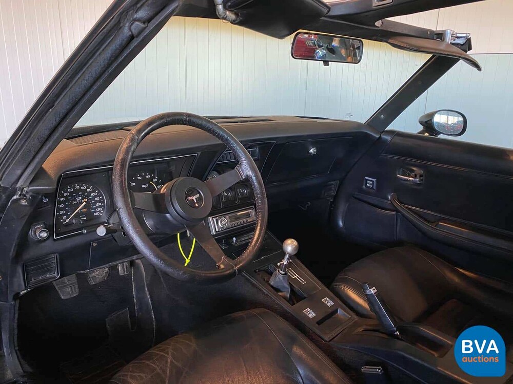 Chevrolet Corvette C3 Targa Stingray mit Sportfahrwerk 230 PS 1980, J-800-RH.