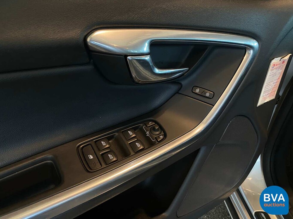 Volvo V60 2.4 D6 TwinEngine 285 PS 2015, HT-595-K.