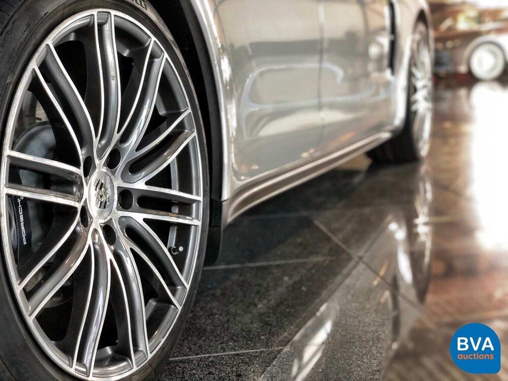 Porsche Panamera 4 E-Hybrid Sport Turismo 462hp SportChrono 2018 NW-Model.