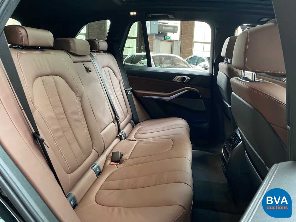 BMW X5 45e xDrive M-Sport 394pk -Nieuwe Auto!- 2021, NL-kenteken