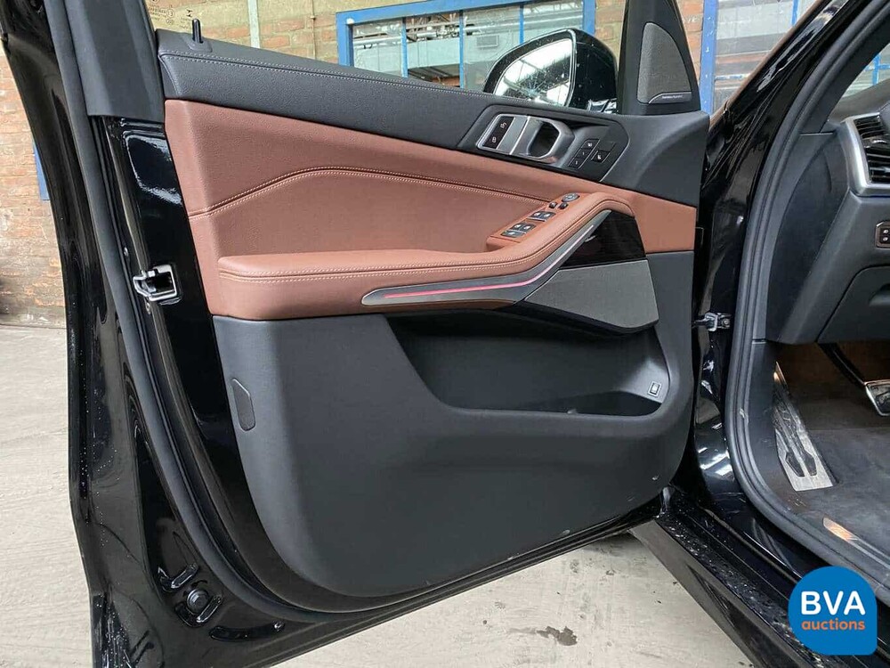 BMW X5 45e xDrive M-Sport 394pk -Nieuwe Auto!- 2021, NL-kenteken