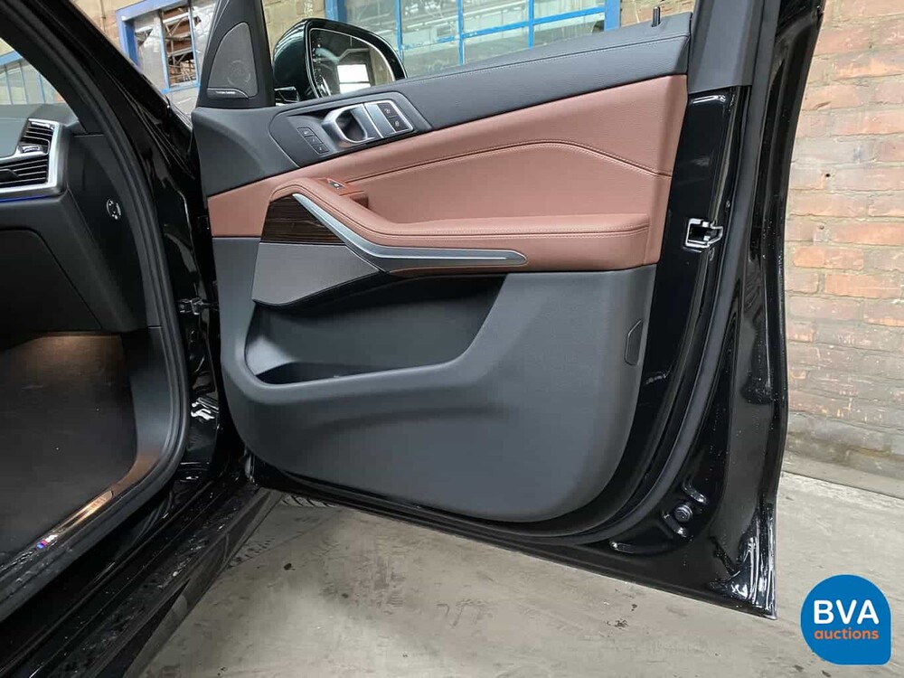 BMW X5 45e xDrive M-Sport 394pk -Nieuwe Auto!- 2021, NL-kenteken