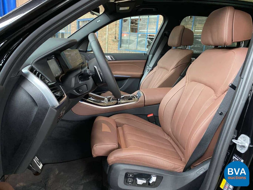 BMW X5 45e xDrive M-Sport 394pk -Nieuwe Auto!- 2021, NL-kenteken