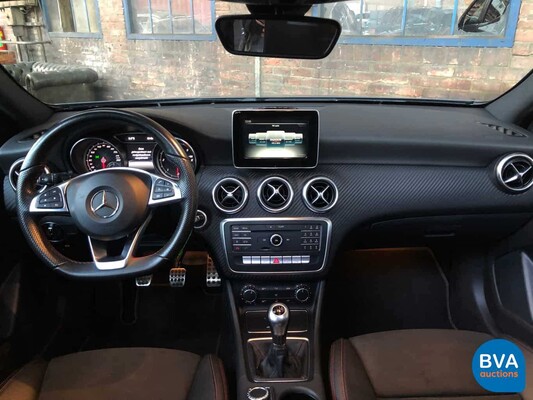 Mercedes-Benz  A180d AMG-Line Night edition 109pk 2017