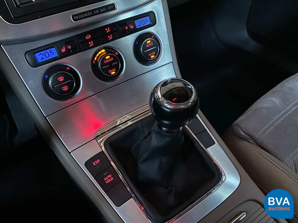 Volkswagen Passat Variant 2.0 FSI Highline 150pk 2006 -Origineel NL-, 79-SL-ZP