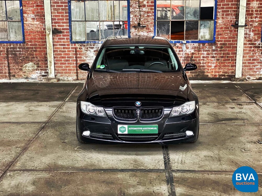 BMW 325xi 3-Serie 218pk 2005, 73-LGJ-5