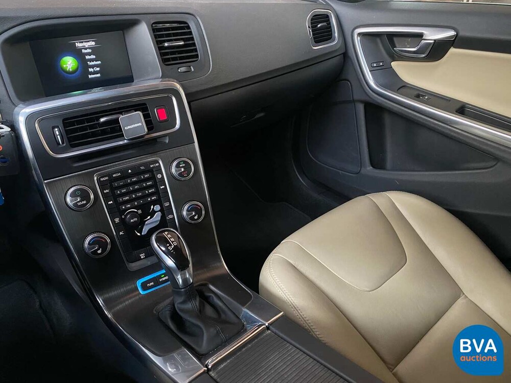 Volvo V60 2.4 D6 Twin Engine Summum 285pk 2015 -Org. NL-, HS-700-B