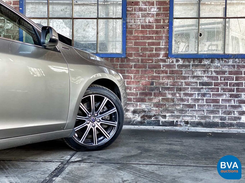 Volvo V60 2.4 D6 Twin Engine Summum 285pk 2015 -Org. NL-, HS-700-B