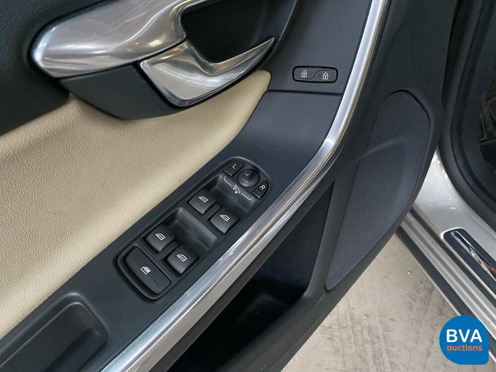 Volvo V60 2.4 D6 Twin Engine Summum 285pk 2015 -Org. NL-, HS-700-B