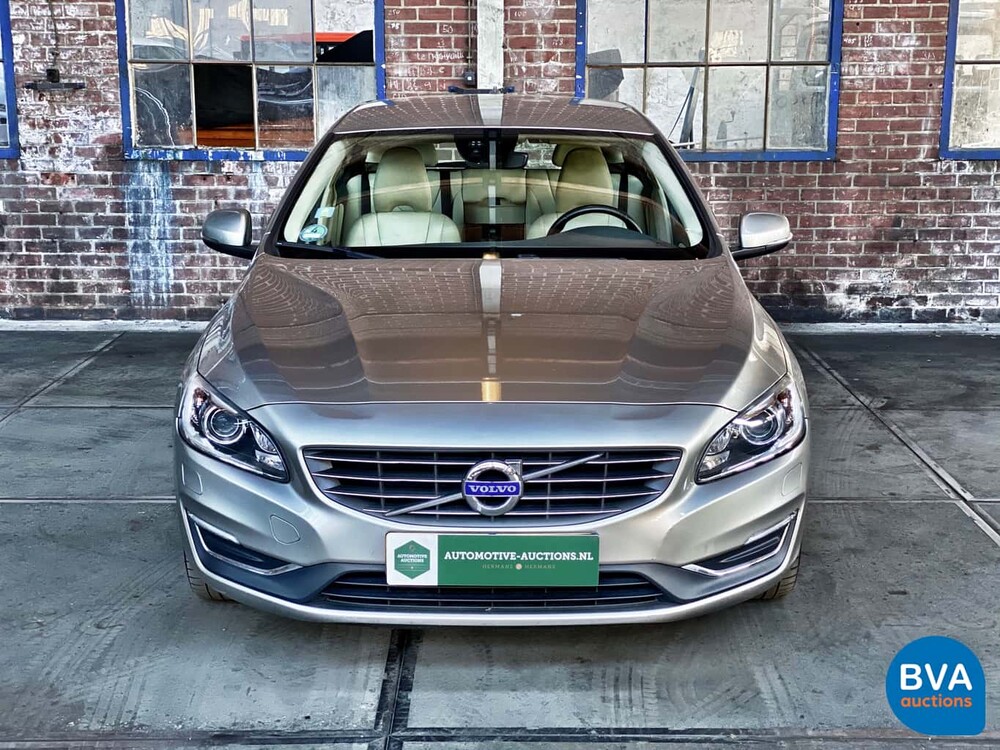 Volvo V60 2.4 D6 Twin Engine Summum 285pk 2015 -Org. NL-, HS-700-B