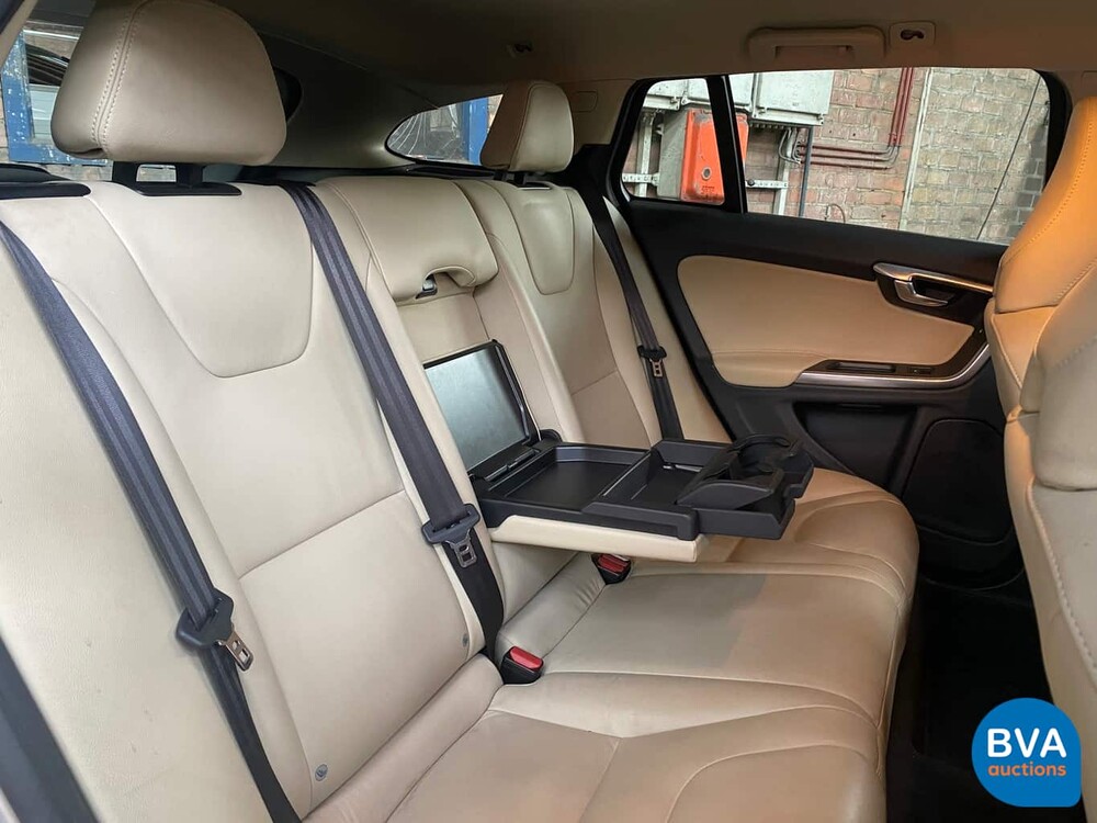 Volvo V60 2.4 D6 Twin Engine Summum 285pk 2015 -Org. NL-, HS-700-B