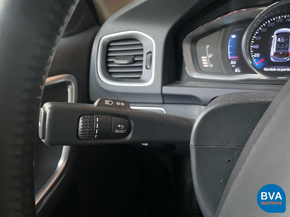 Volvo V60 2.4 D6 Twin Engine Summum 285pk 2015 -Org. NL-, HS-700-B