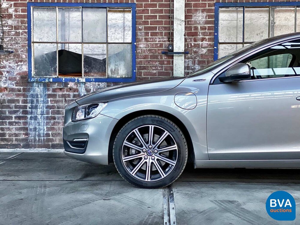 Volvo V60 2.4 D6 Twin Engine Summum 285pk 2015 -Org. NL-, HS-700-B