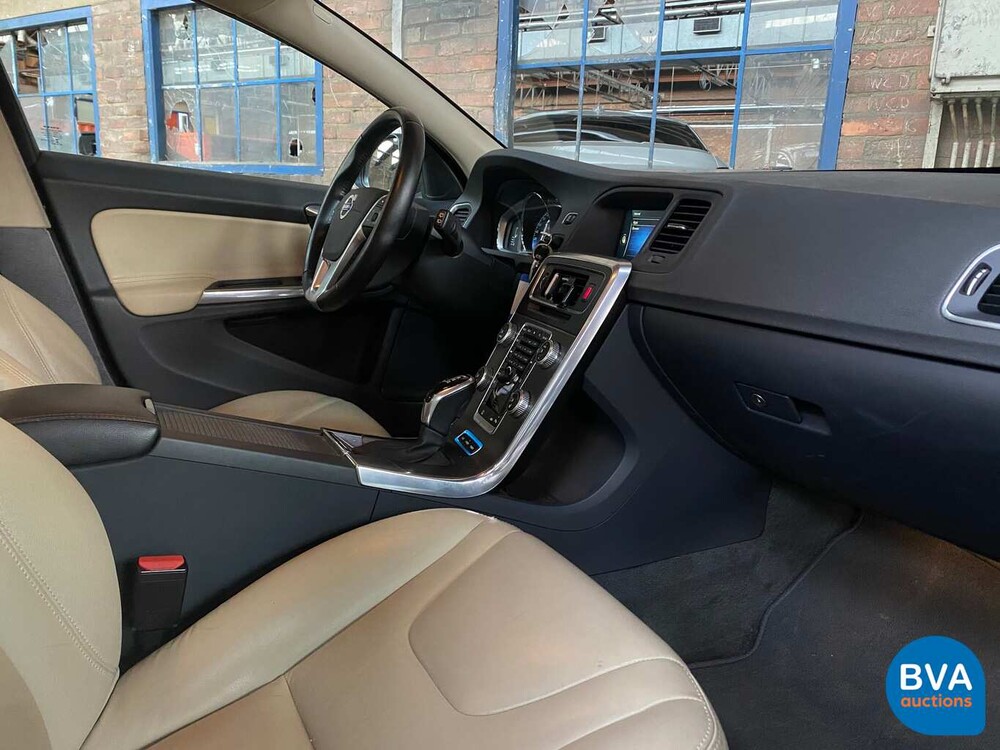 Volvo V60 2.4 D6 Twin Engine Summum 285pk 2015 -Org. NL-, HS-700-B