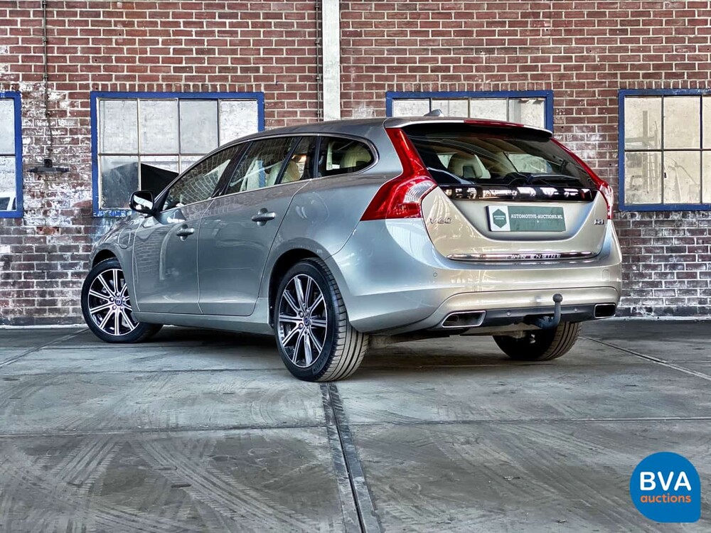 Volvo V60 2.4 D6 Twin Engine Summum 285pk 2015 -Org. NL-, HS-700-B