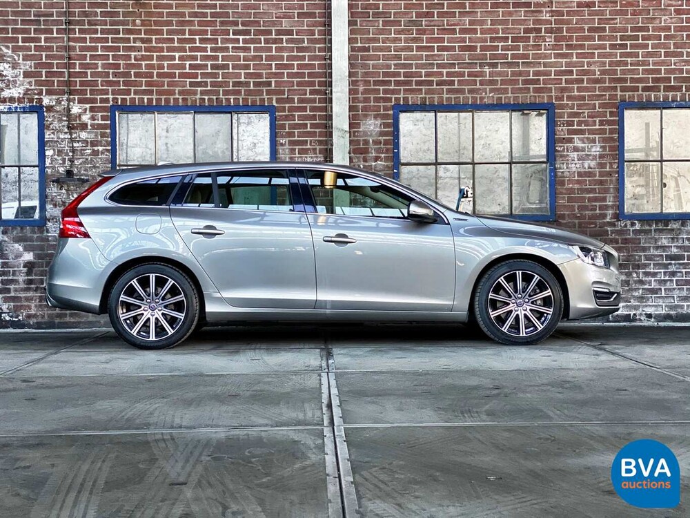 Volvo V60 2.4 D6 Twin Engine Summum 285pk 2015 -Org. NL-, HS-700-B