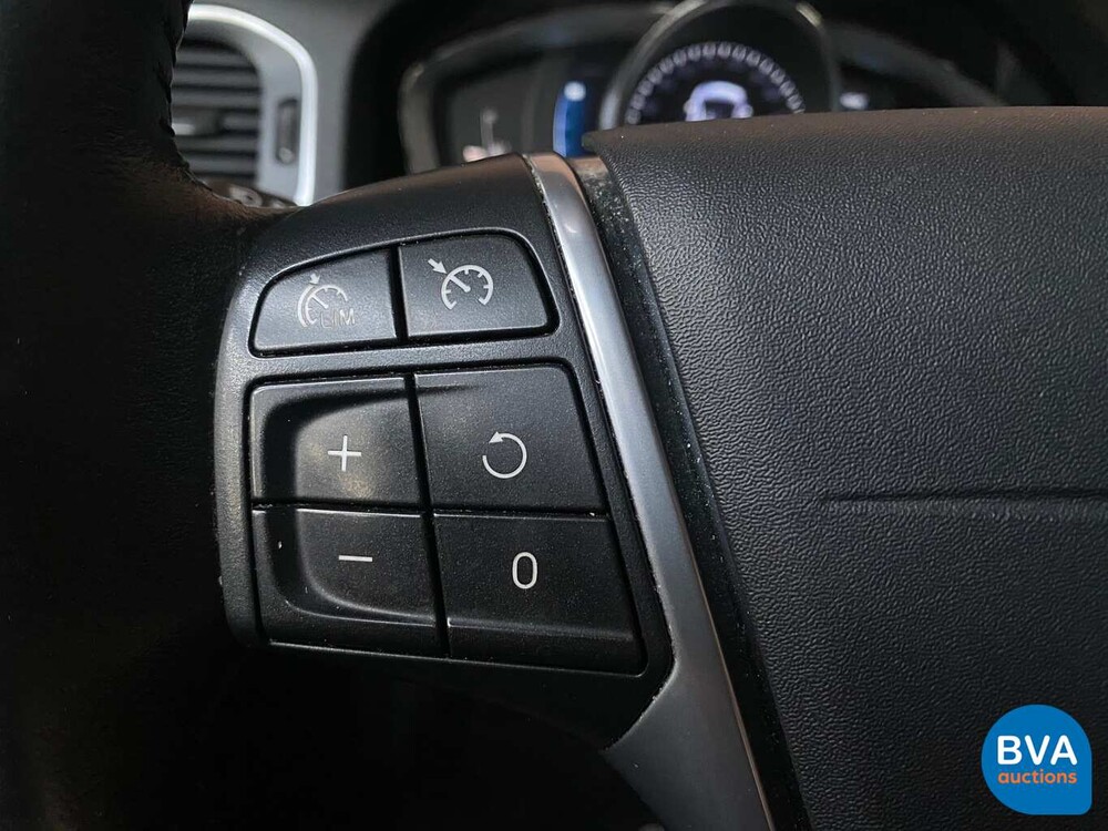 Volvo V60 2.4 D6 Twin Engine Summum 285pk 2015 -Org. NL-, HS-700-B