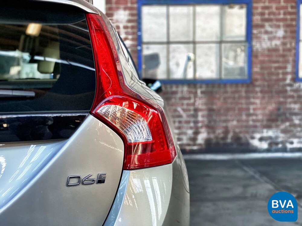 Volvo V60 2.4 D6 Twin Engine Summum 285pk 2015 -Org. NL-, HS-700-B