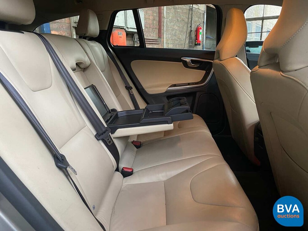 Volvo V60 2.4 D6 Twin Engine Summum 285pk 2015 -Org. NL-, HS-700-B