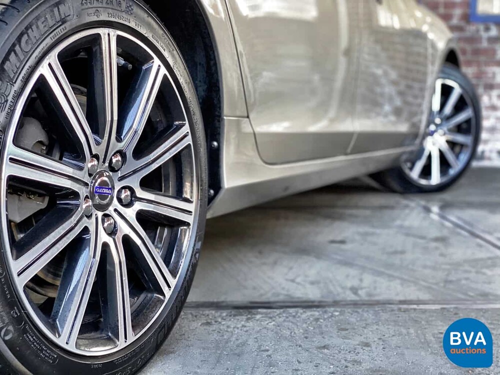 Volvo V60 2.4 D6 Twin Engine Summum 285pk 2015 -Org. NL-, HS-700-B