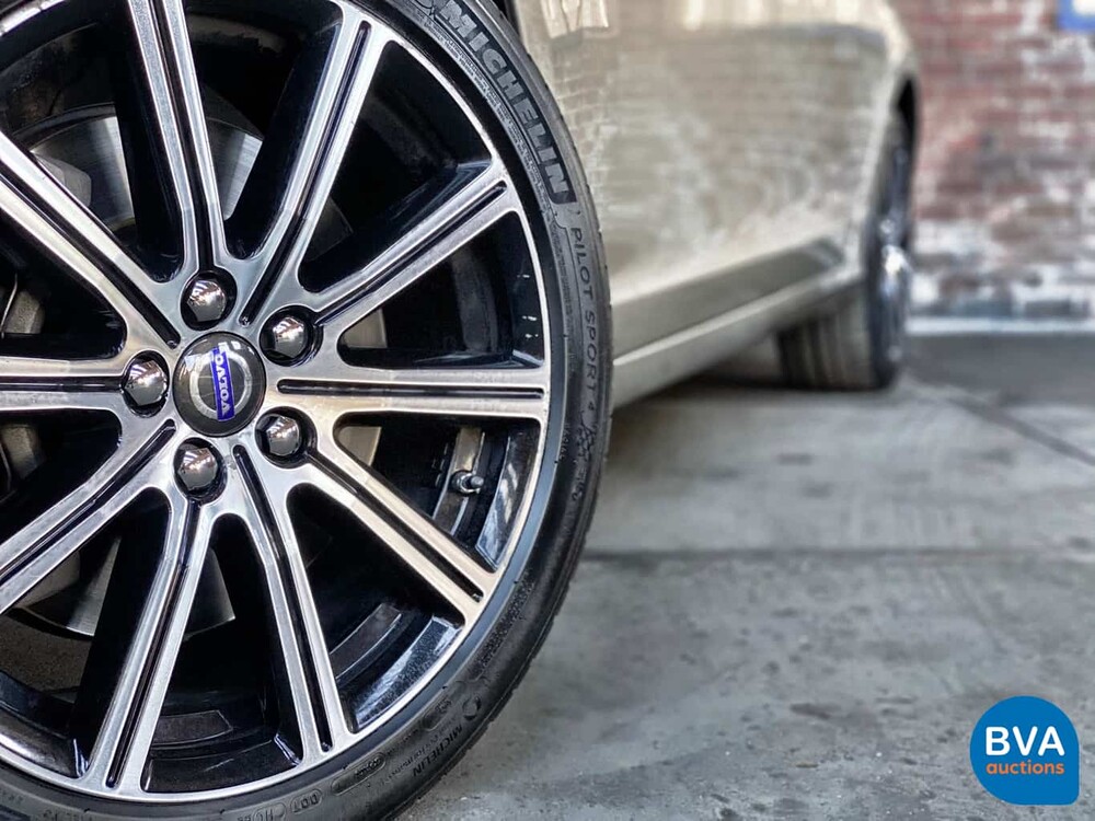 Volvo V60 2.4 D6 Twin Engine Summum 285pk 2015 -Org. NL-, HS-700-B