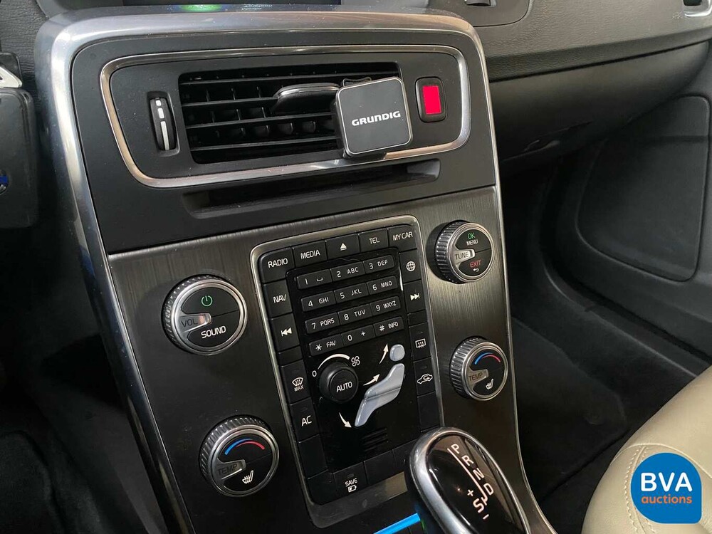 Volvo V60 2.4 D6 Twin Engine Summum 285pk 2015 -Org. NL-, HS-700-B