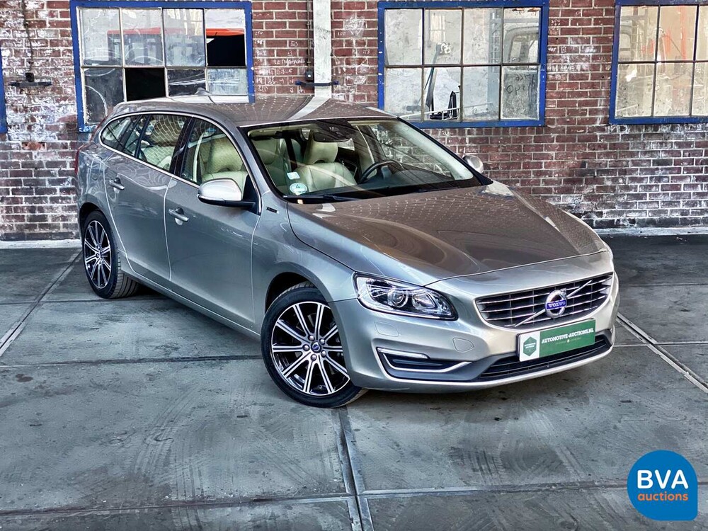 Volvo V60 2.4 D6 Twin Engine Summum 285pk 2015 -Org. NL-, HS-700-B