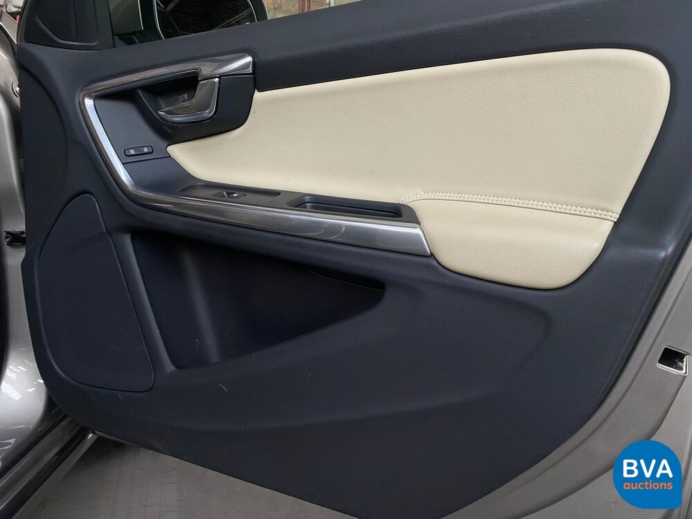 Volvo V60 2.4 D6 Twin Engine Summum 285pk 2015 -Org. NL-, HS-700-B