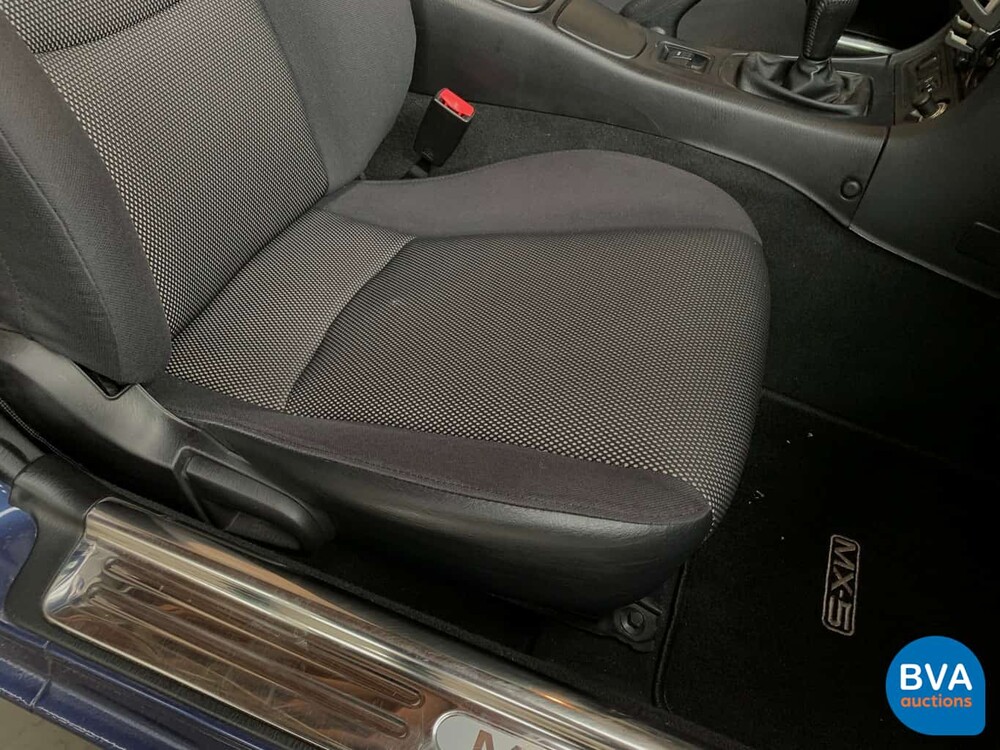 Mazda MX-5 Cabriolet 1.6i Exklusive 110 PS 2003 -Org. NL-, 17-LL-GK.