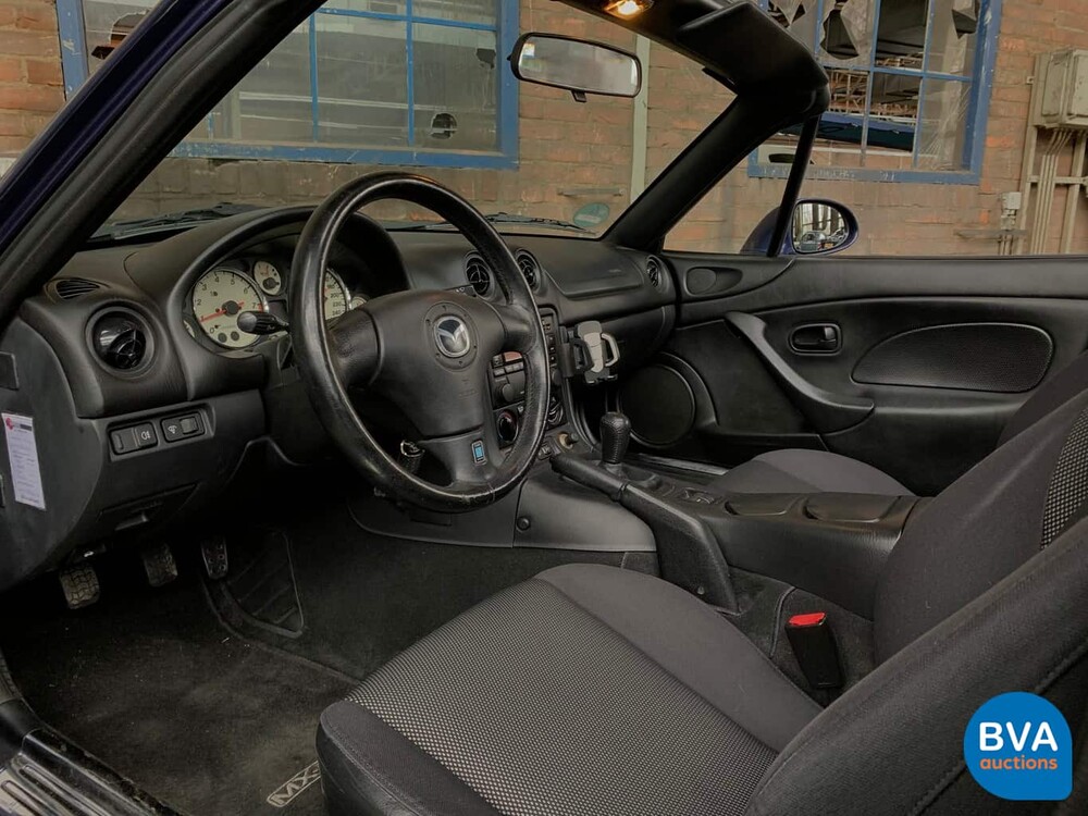 Mazda MX-5 Cabriolet 1.6i Exklusive 110 PS 2003 -Org. NL-, 17-LL-GK.