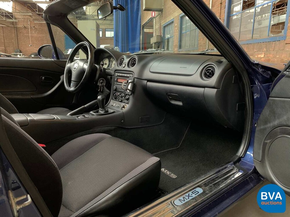 Mazda MX-5 Cabriolet 1.6i Exklusive 110 PS 2003 -Org. NL-, 17-LL-GK.