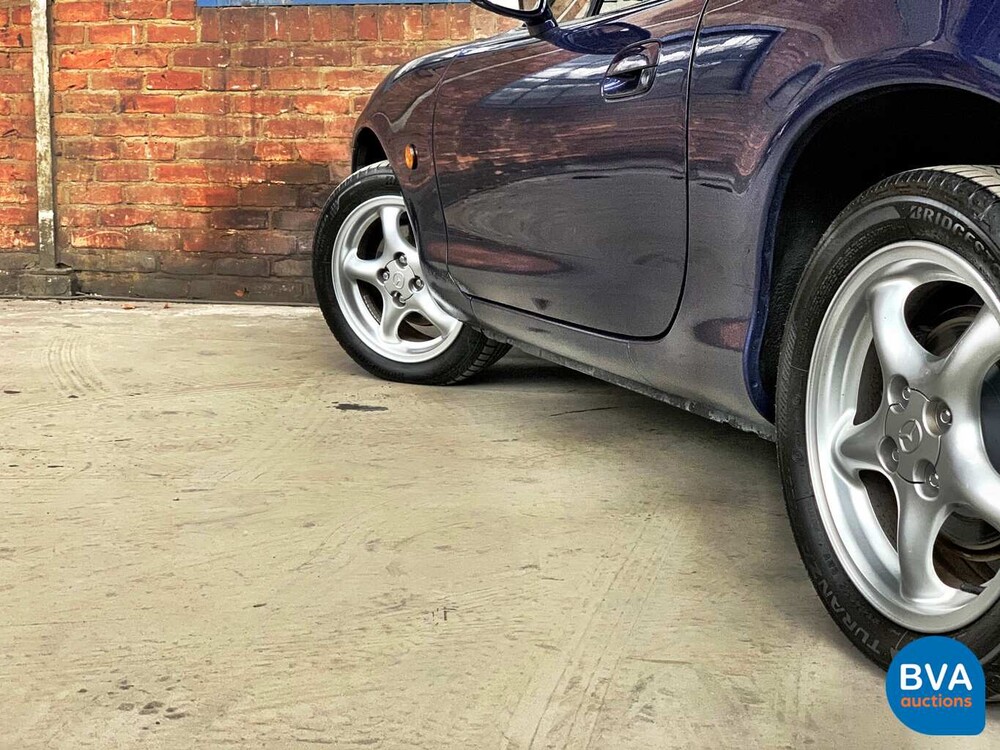 Mazda MX-5 Cabriolet 1.6i Exklusive 110 PS 2003 -Org. NL-, 17-LL-GK.