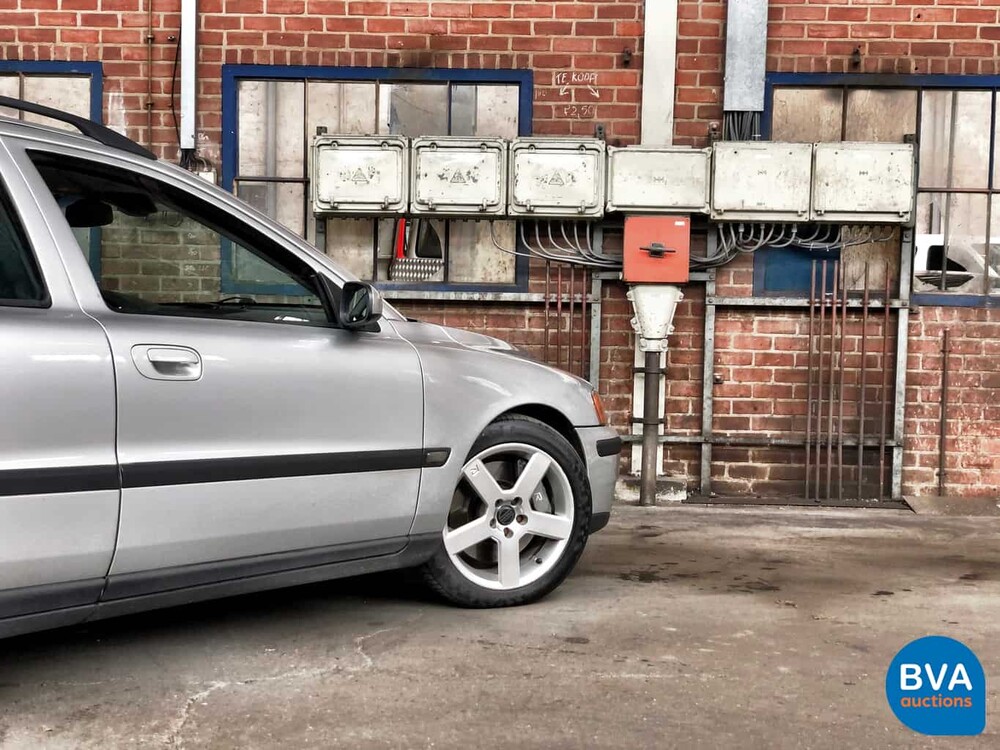 Volvo V70 2.5 R Geartronic 299pk 2004, 09-SV-ZL