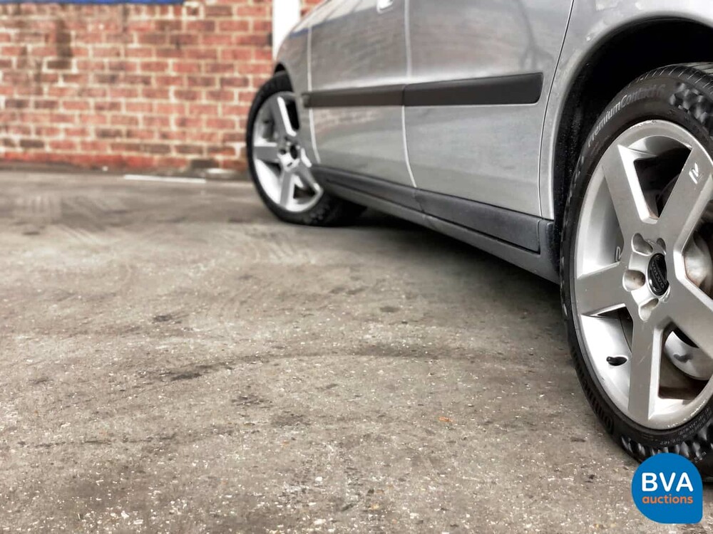 Volvo V70 2.5 R Geartronic 299pk 2004, 09-SV-ZL