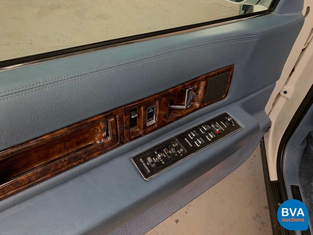 Cadillac Fleetwood Brougham 5.7 V8 264 PS 1995, 5-TFZ-41.