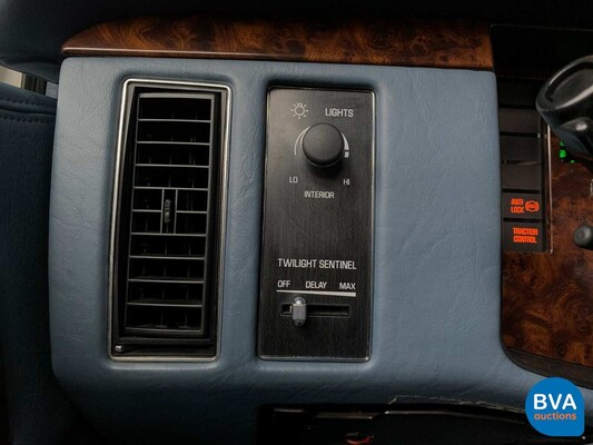 Cadillac Fleetwood Brougham 5.7 V8 264hp 1995, 5-TFZ-41.
