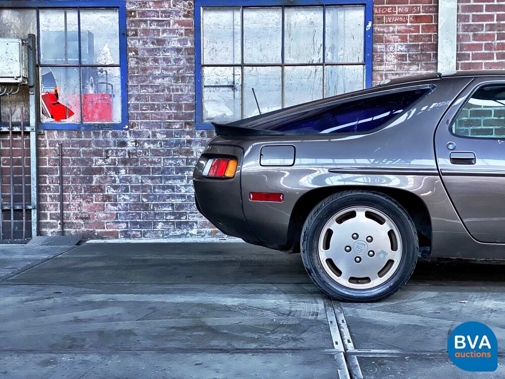 Porsche 928 5.0 V8 1984.