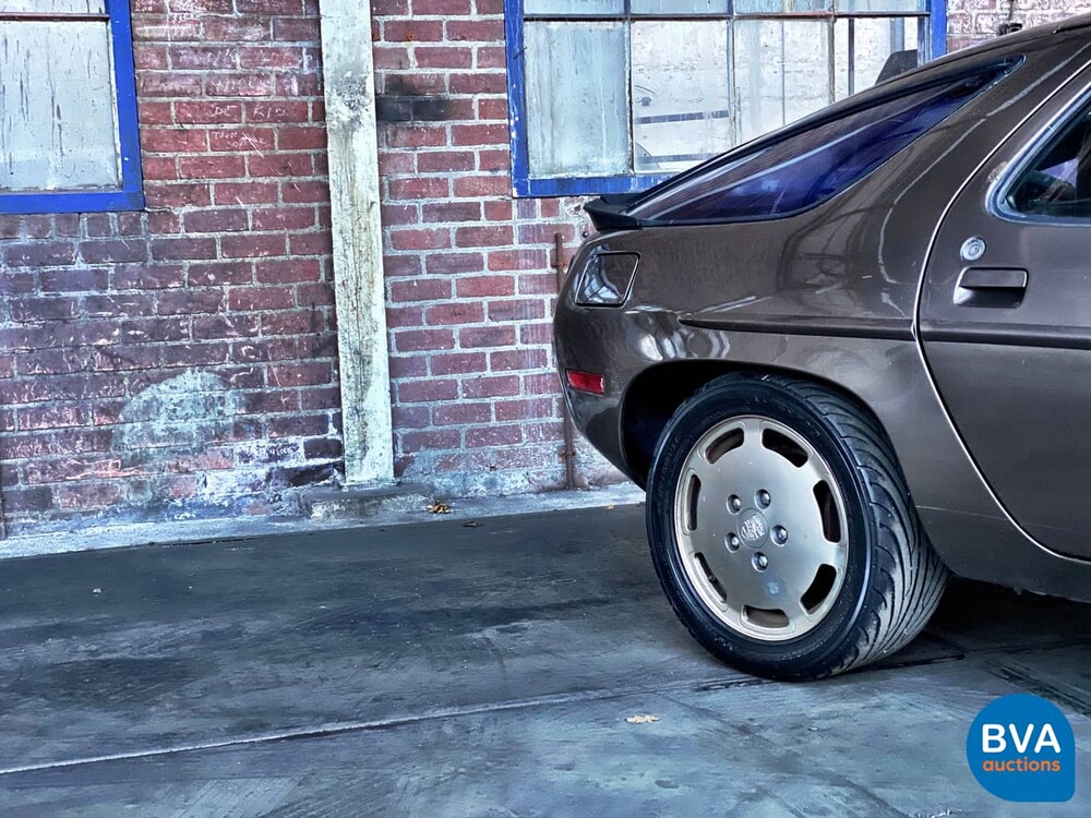 Porsche 928 5.0 V8 1984.