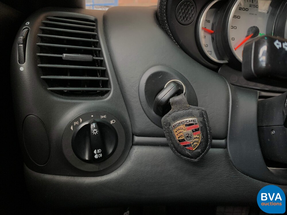 Porsche 911 4S 3.6 Coupé Carrera 320pk 2002, 13-ND-XZ