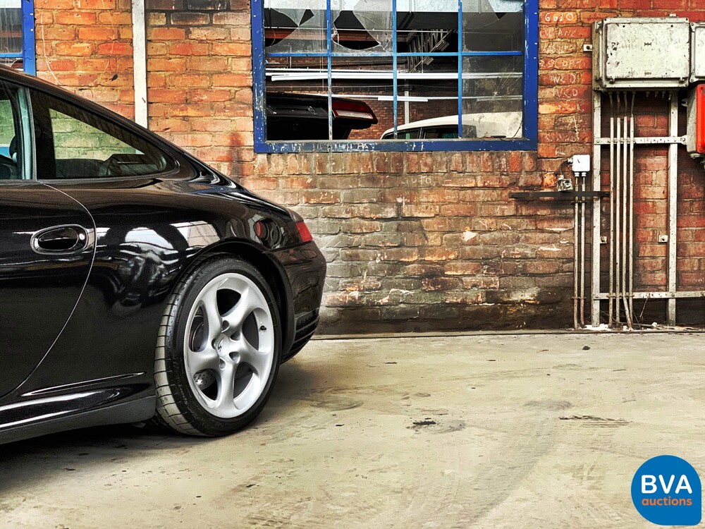 Porsche 911 4S 3.6 Coupé Carrera 320pk 2002, 13-ND-XZ