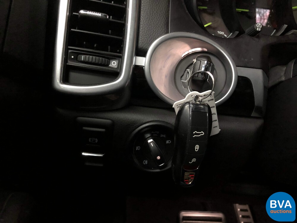 Porsche Cayenne 3.0 S E-Hybrid 416hp 2015 FACELIFT -Original NL-, HF-348-Z.