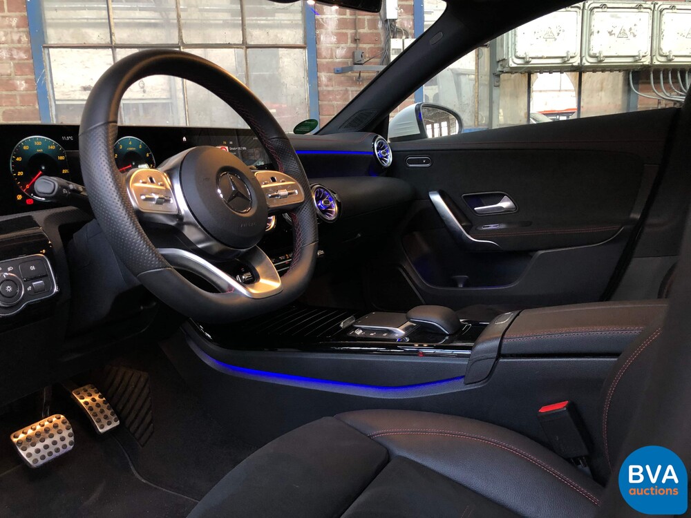 Mercedes-Benz CLA180 AMG-Styling 136 PS CLA-Klasse 2020 -GARANTIE-.