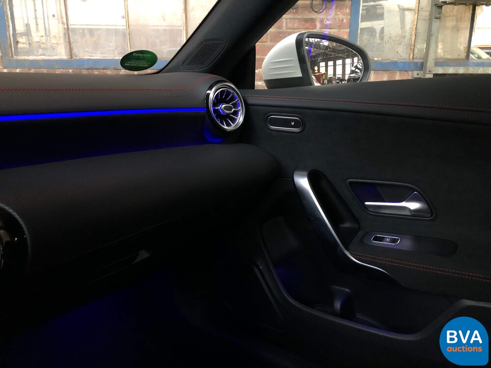 Mercedes-Benz CLA180 AMG-Styling 136 PS CLA-Klasse 2020 -GARANTIE-.