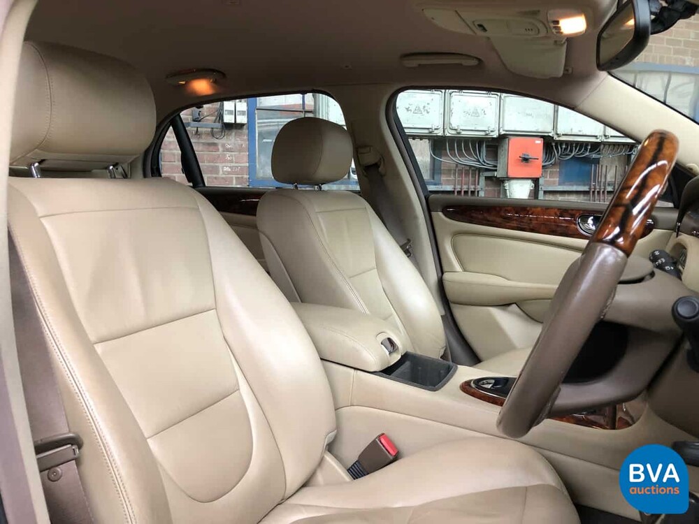 Jaguar XJ6 L 3.0 V6 Executive LWB 238 PS 2005, H-738-NT.